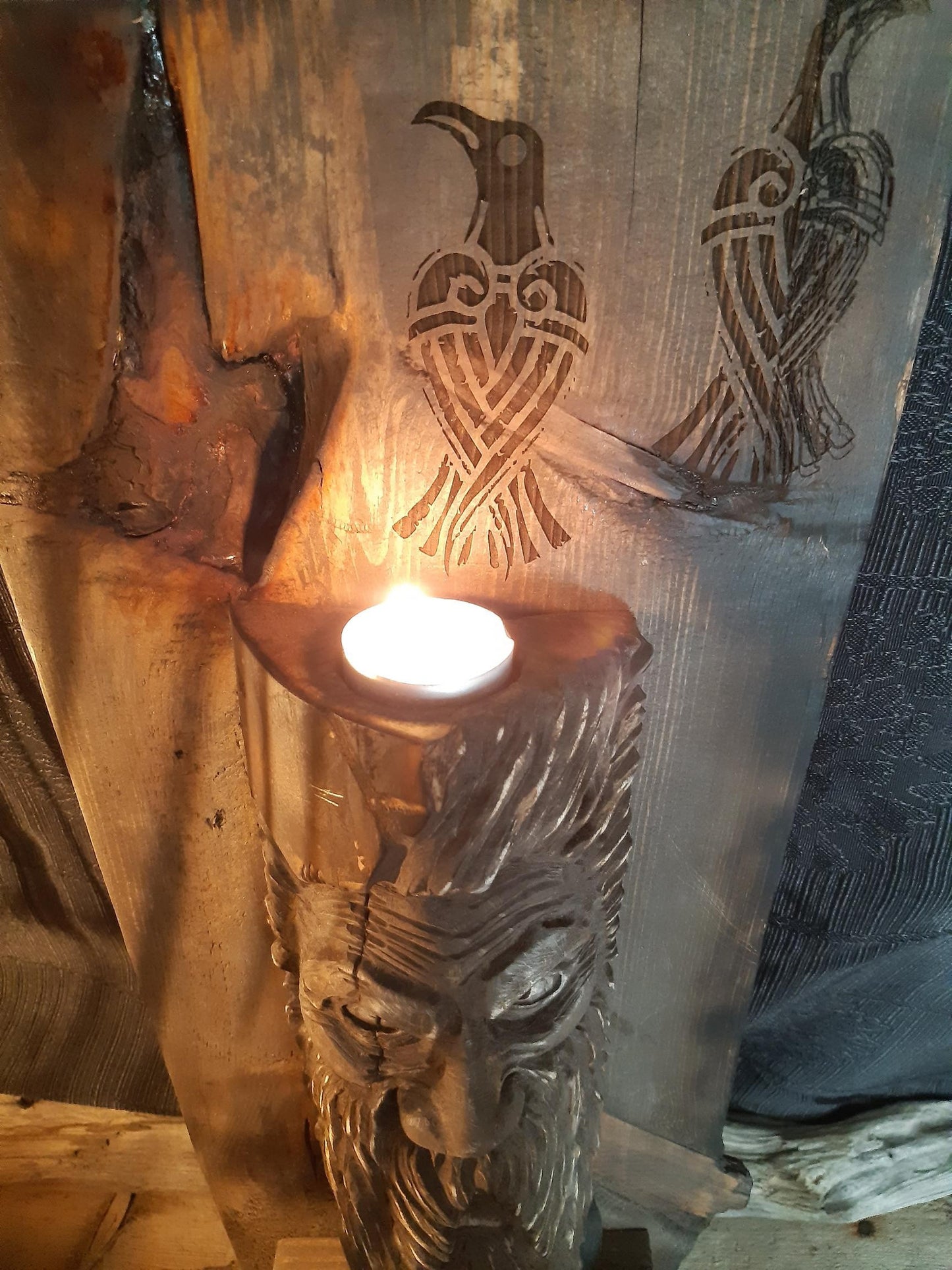 Odin -  håndskåret rustikk veggdekorasjon