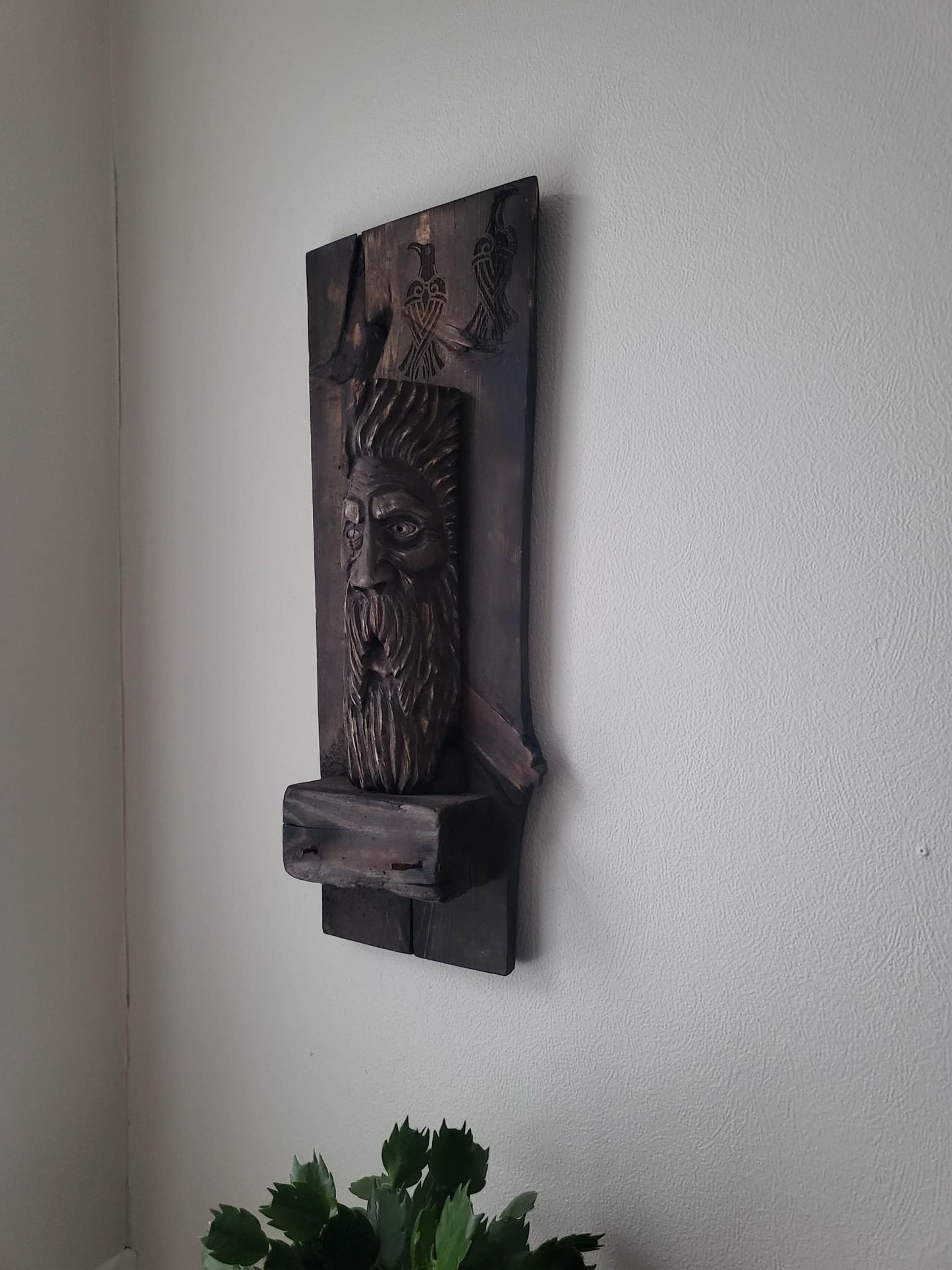 Odin -  håndskåret rustikk veggdekorasjon