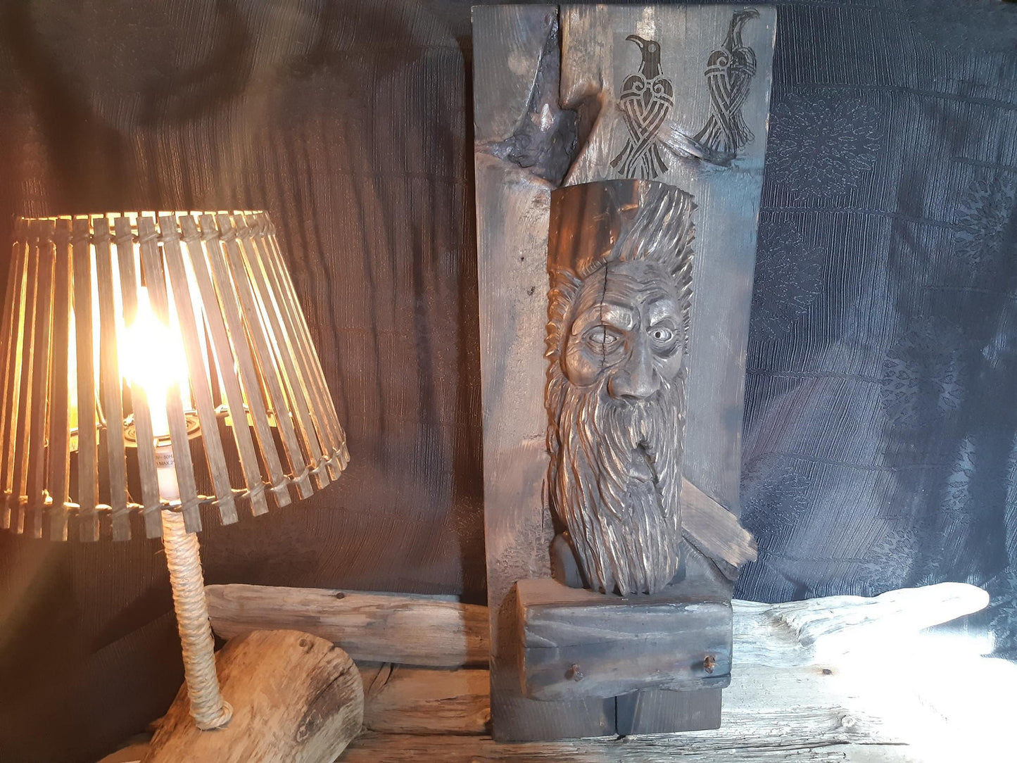 Odin -  håndskåret rustikk veggdekorasjon