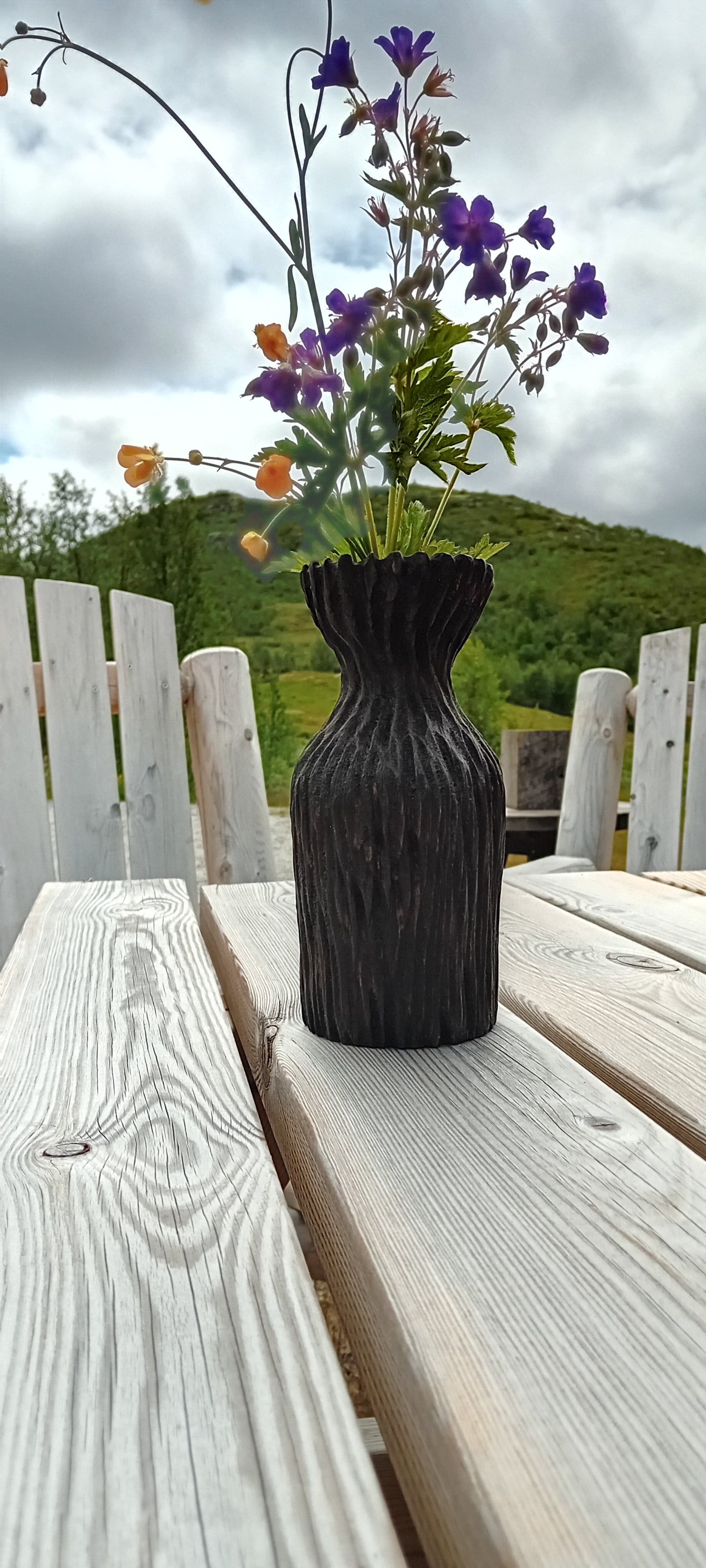 Hånddreid Blomsterpotte med Unike Detaljer