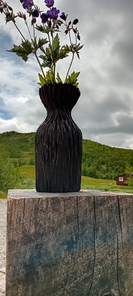 Hånddreid Blomsterpotte med Unike Detaljer