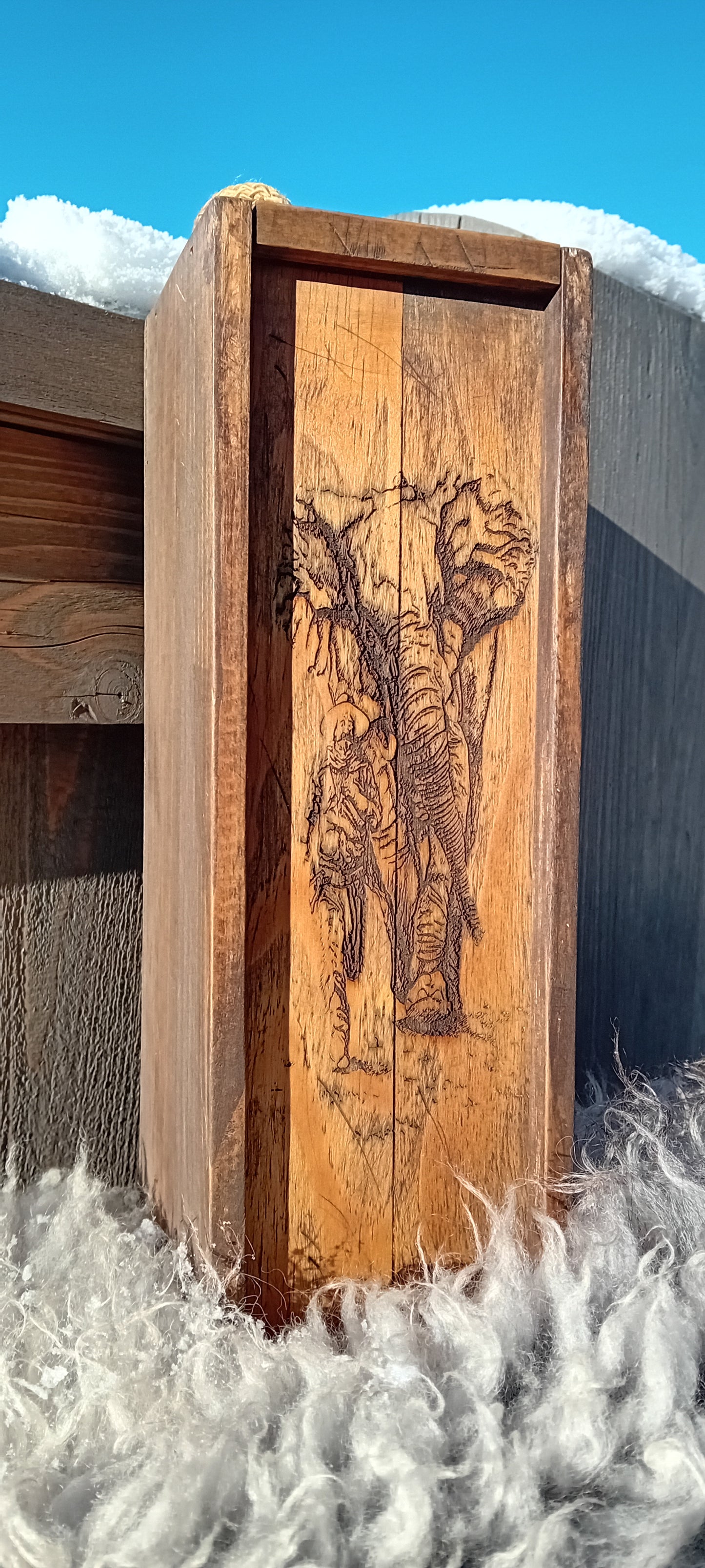 Vinkasse med gravert Elefantmotiv