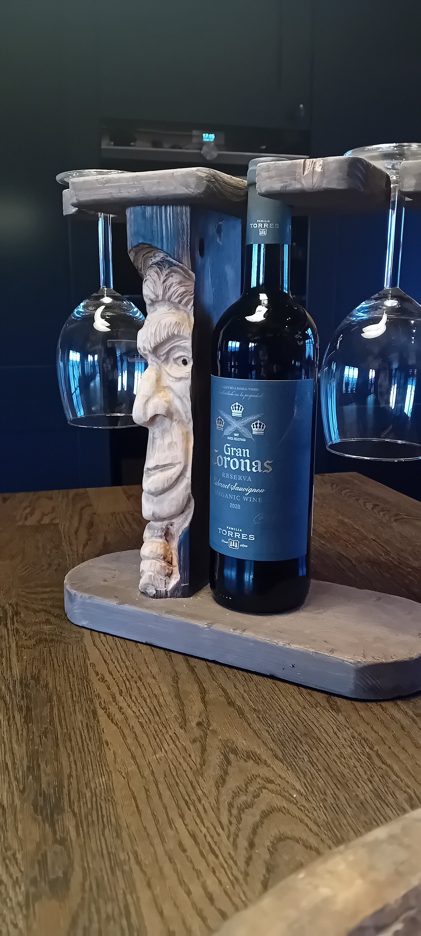 Roar "The Butler" Vin caddy