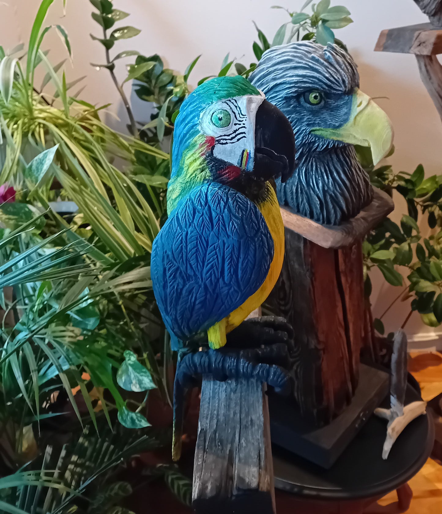 Shadow – Håndskåret Ørneskulptur