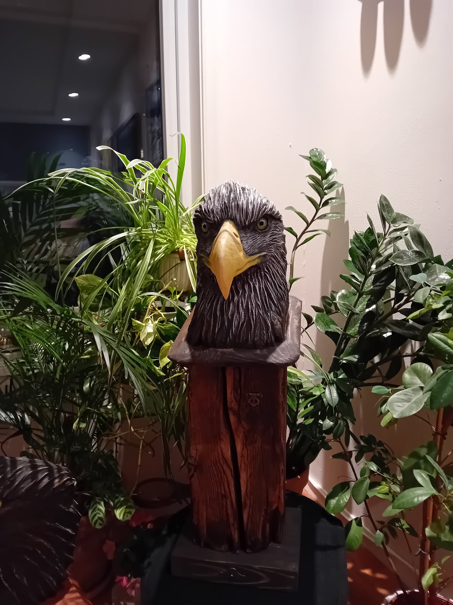 Shadow – Håndskåret Ørneskulptur