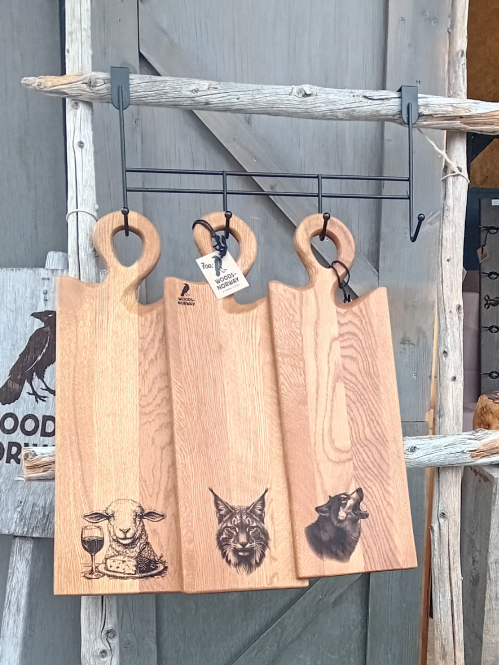 Håndlaget Skjærebrett/Serveringsbrett med musemotiv i Eik