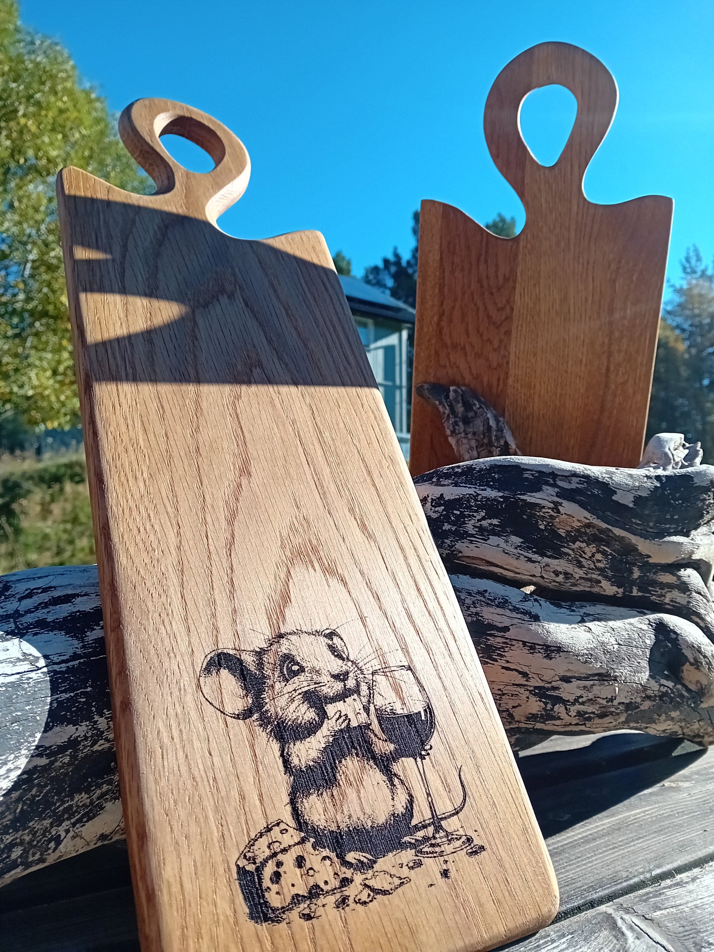 Håndlaget Skjærebrett/Serveringsbrett med musemotiv i Eik